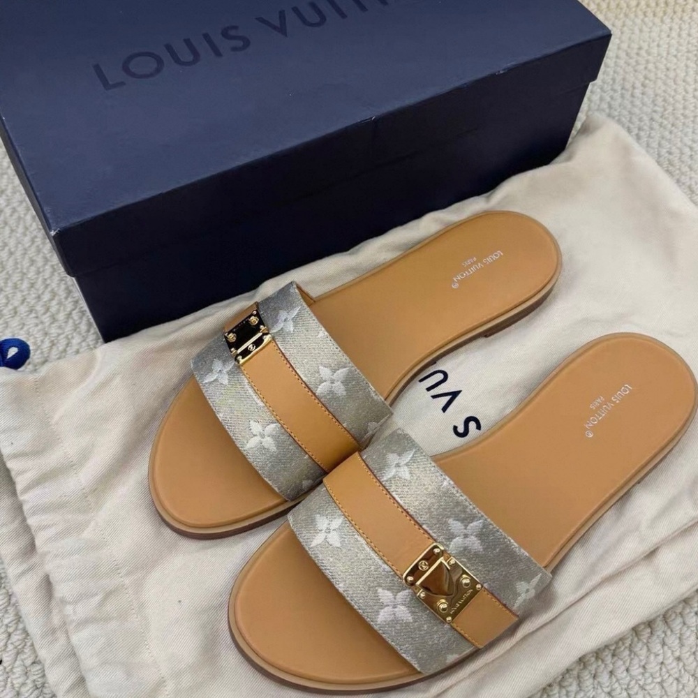 Louis Vuitton Beige and Cream Slide Sandals - Picture 4 of 7